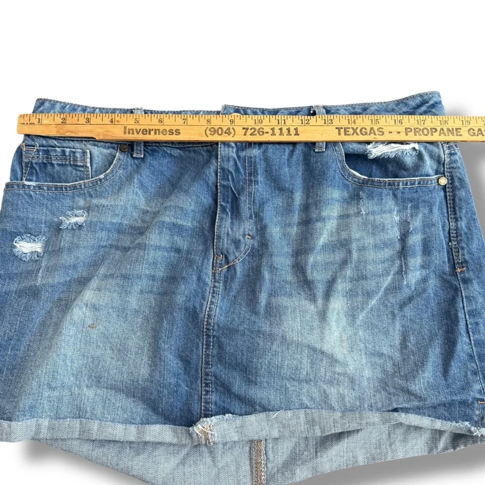 1822 Denim Distressed Blue Jean Skirt Women's Size 16 Cuffed Raw Hem‎